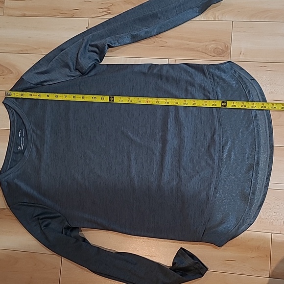 Under Armour women's medium grey shirt - Picture 5 of 6